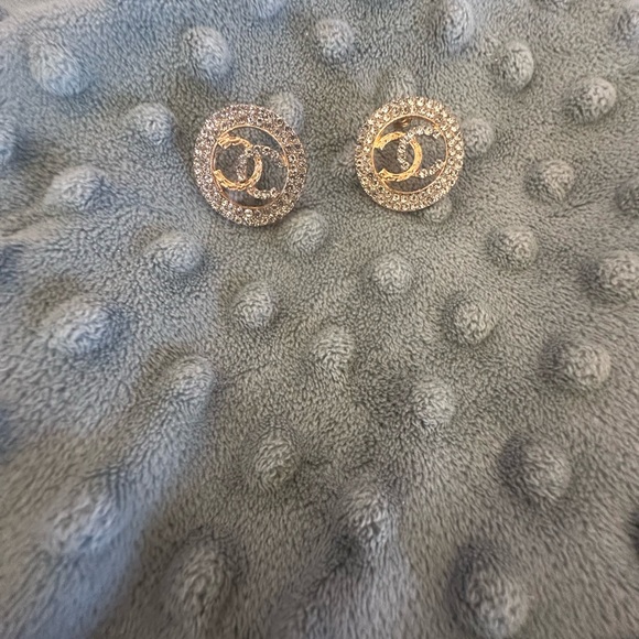 CHANEL CC earnings - Picture 2 of 3